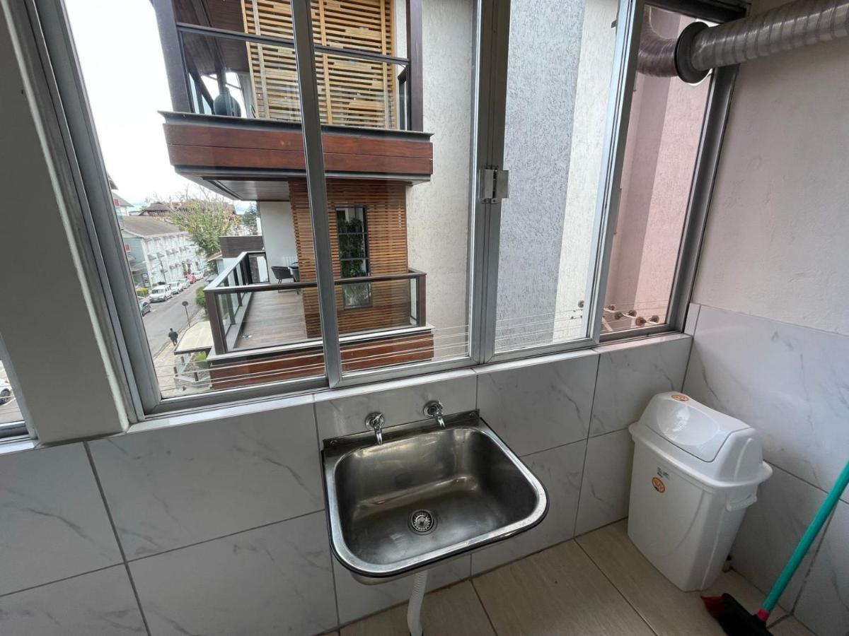 Apartamento Para 9 Pessoas - Blumenhaus 201 - Uma Quadra Da Rua Coberta! Gramado Ngoại thất bức ảnh